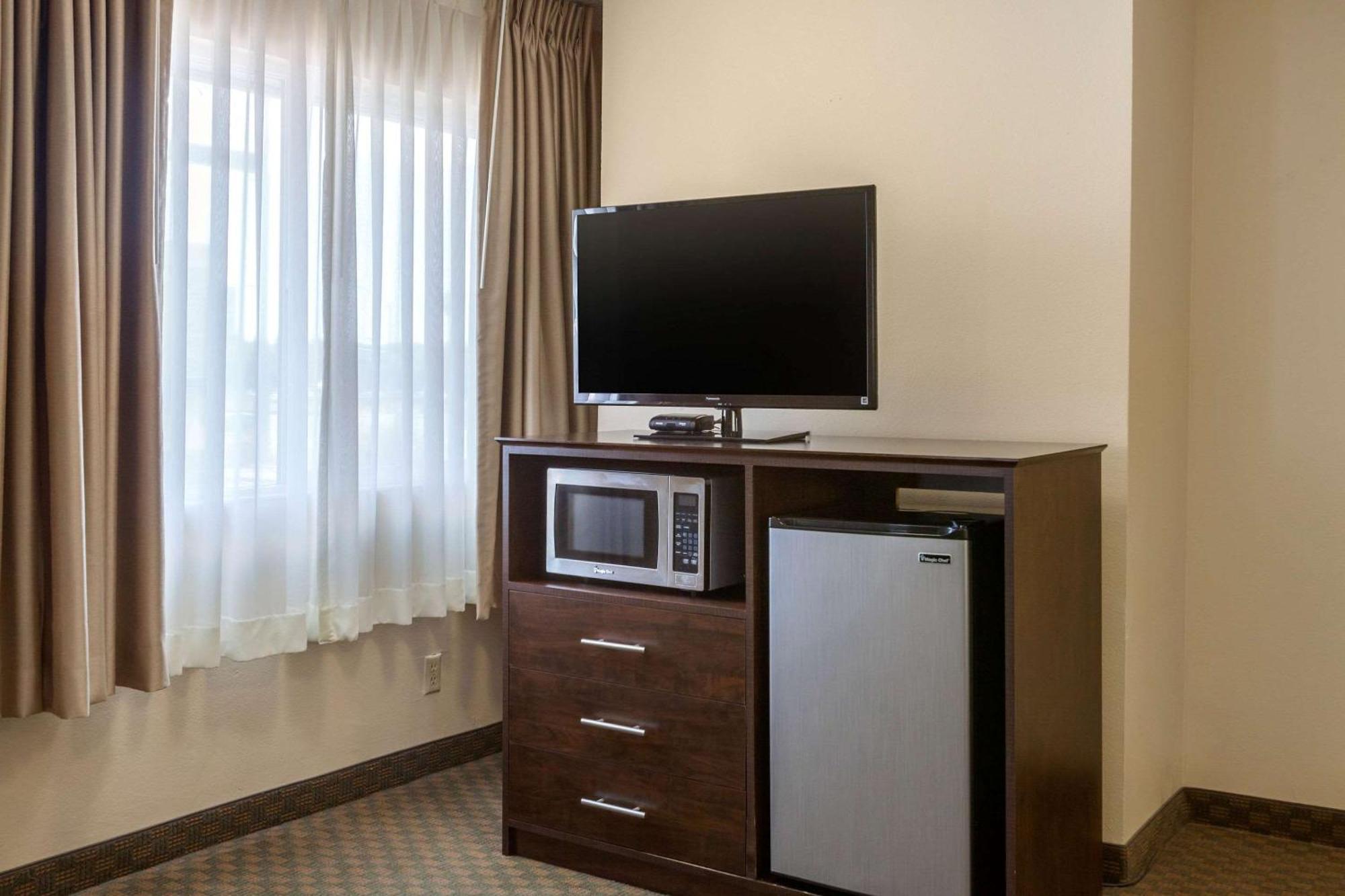 Quality Inn 2*